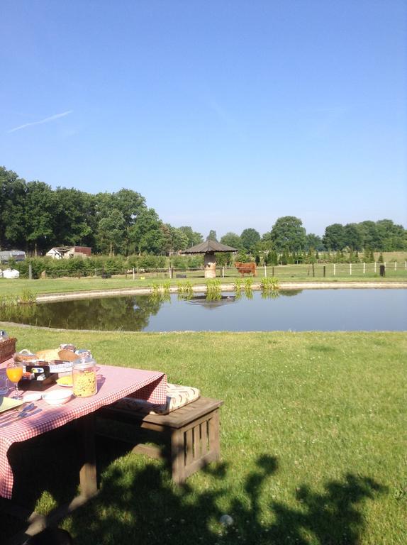 Bed En Boterham Hoeve Boord Ven Bed and Breakfast Eersel Eksteriør billede